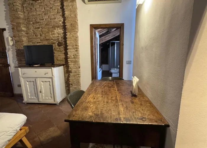 Navona Fox House 3